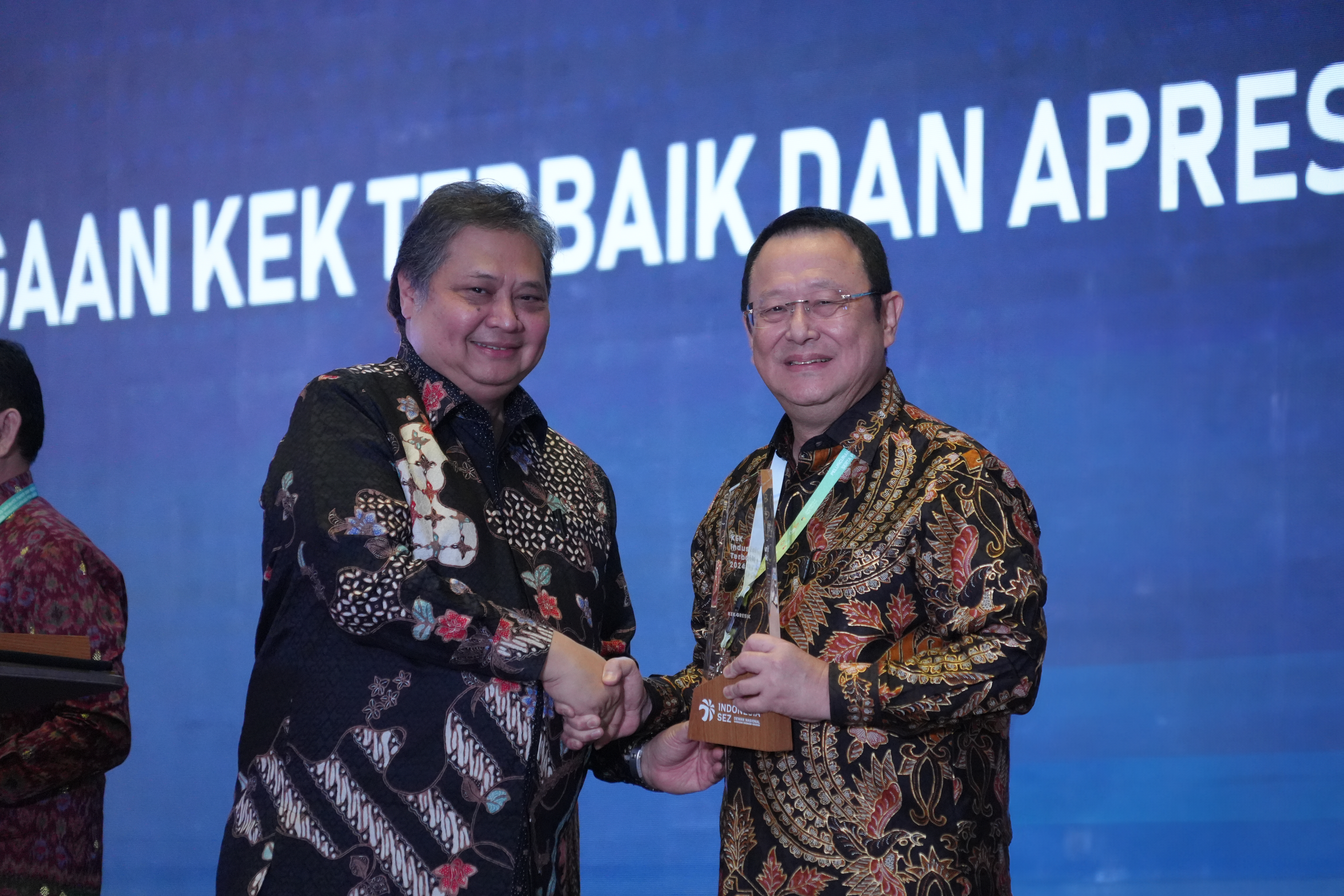Penerimaan Penghargaan KEK Terbaik
